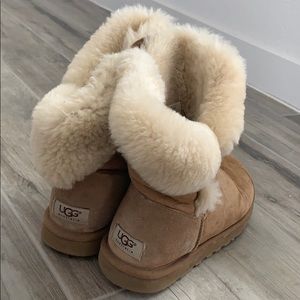 UGG Boots | Sz 8 | Tan | Bailey Button